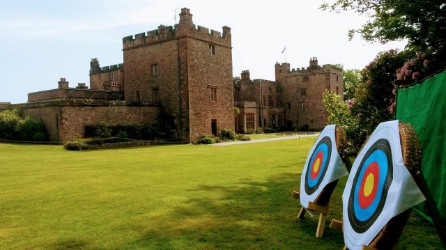 archery-at-muncaster-castle